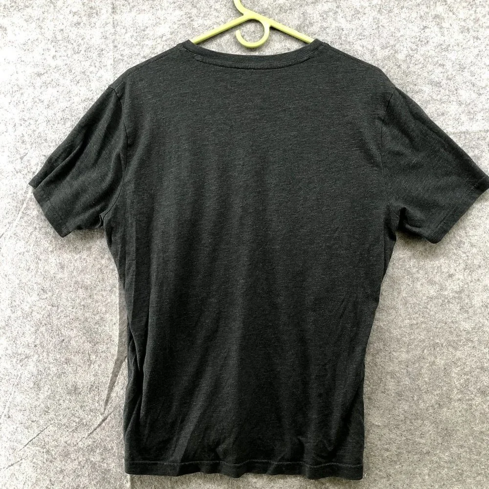 Banana Republic Short Sleeve T Shirt Mens M V-Neck Charcoal Gray‎ Eco Wash